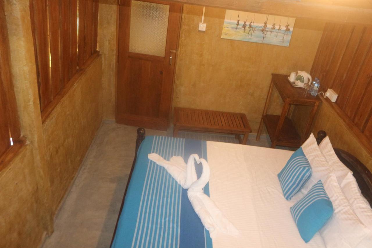 Beach Rip Rap Cabana And Guest Hotel Galle Exterior foto