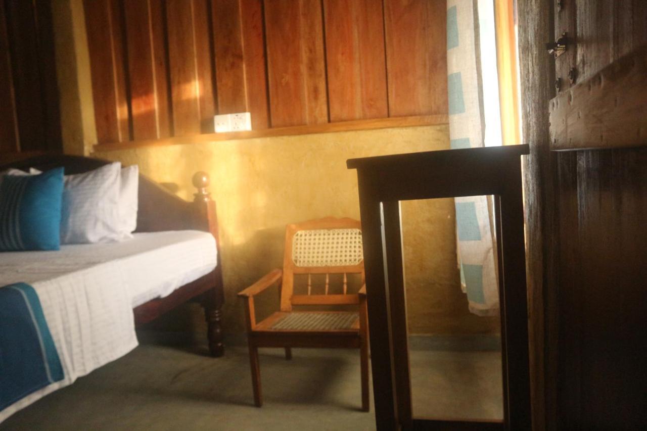 Beach Rip Rap Cabana And Guest Hotel Galle Exterior foto