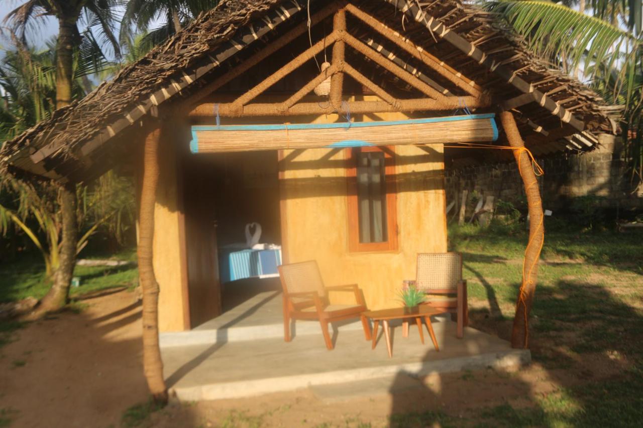 Beach Rip Rap Cabana And Guest Hotel Galle Exterior foto