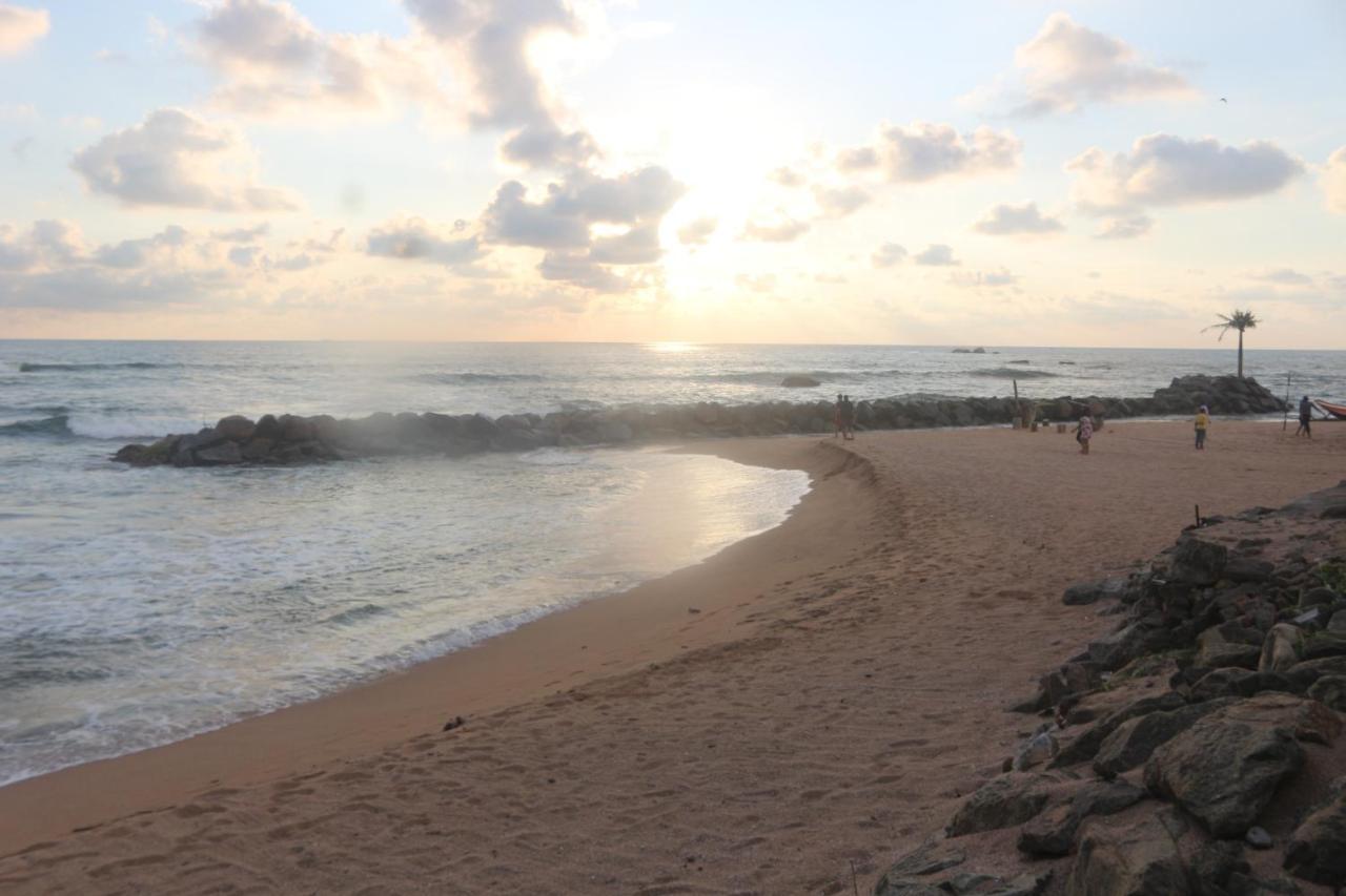 Beach Rip Rap Cabana And Guest Hotel Galle Exterior foto